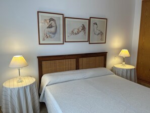 2 bedrooms, iron/ironing board, travel crib, free WiFi
