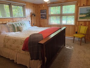 4 slaapkamers, een strijkplank/strijkijzer, wifi, beddengoed