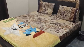 Quarto casal luxo | Ferros/tábuas de passar roupa, Wi-Fi de cortesia