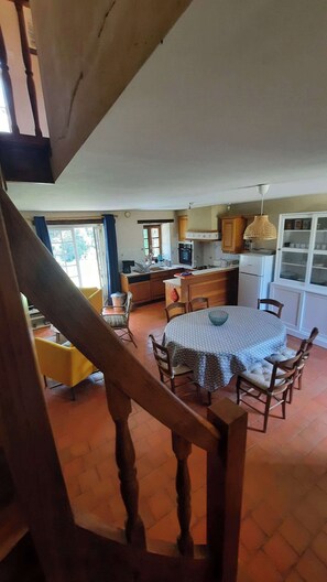 Dining - Detached house in a magnificent farmhouse - Countryside close to the sea (Noyal-Muzillac)