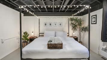 9 bedrooms, desk, iron/ironing board, free WiFi