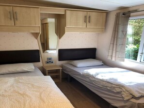 Chalet | 2 dormitorios, mobiliario individual, ropa de cama