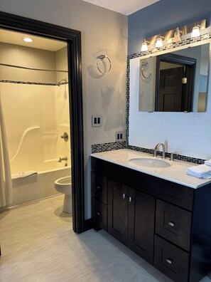 Suite Studio « Premier » | Salle de bain