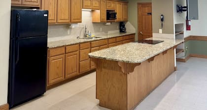 Twin Lakes Inn and RV
