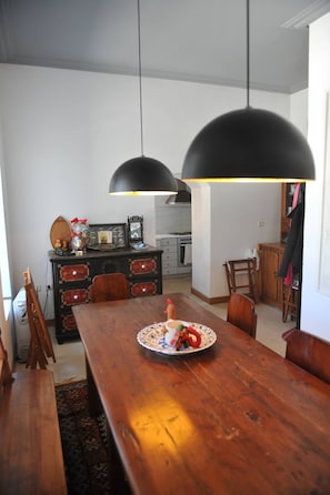Dining - Zeus House by GHH (Idra)