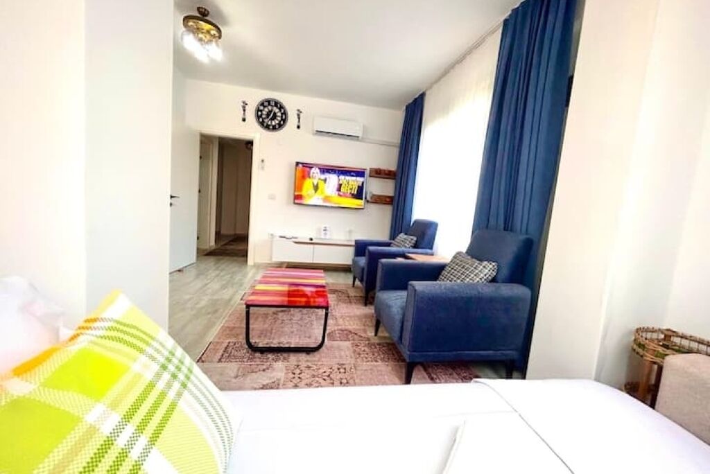 2 bedrooms, in-room safe, iron/ironing board, travel crib