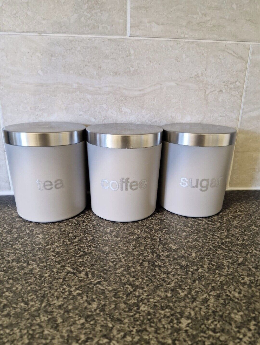 Casa | Servicios del cuarto de baño | Ducha, secador de pelo y toallas