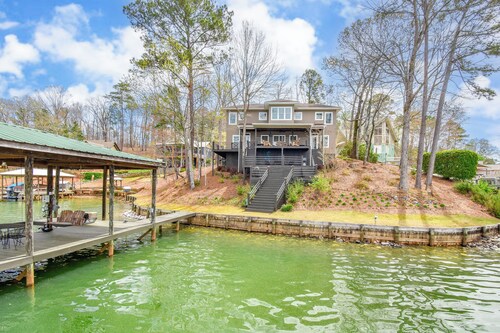 Fishbowl Retreat, Fishbowl Retreat- Large Lakefront Home- Sleeps 10