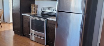 Newly Remodeled - 4 bedrooms Sleeps 7