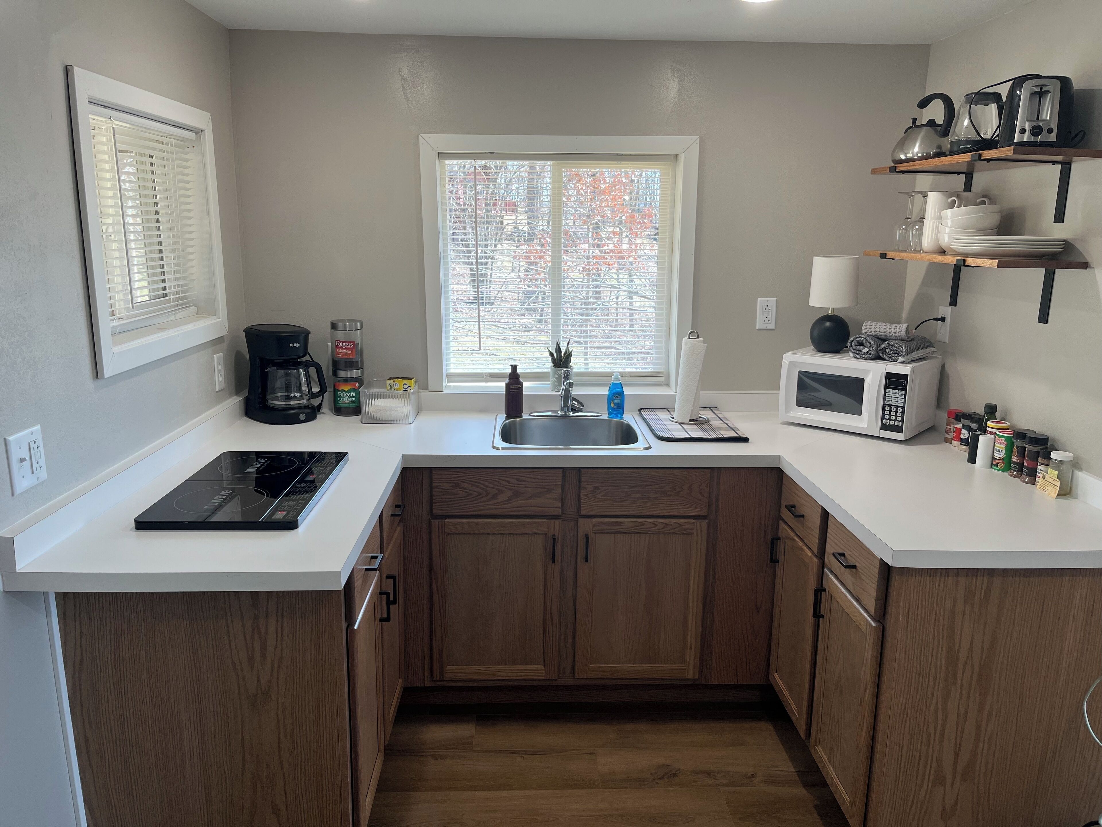 Fridge, microwave, stovetop, coffee/tea maker