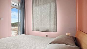 Apartment | 2 bedrooms, iron/ironing board