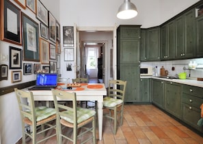 Dining - Cozy Apartment in the Heart of Pula (Pula)