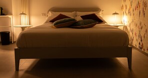 Double Room Passeggiata | Bathroom | Shower, hair dryer, towels, soap - Firrao Rooms Matera (Matera)