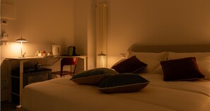 Double Room Passeggiata | Memory-foam beds, in-room safe, desk, laptop workspace - Firrao Rooms Matera (Matera)