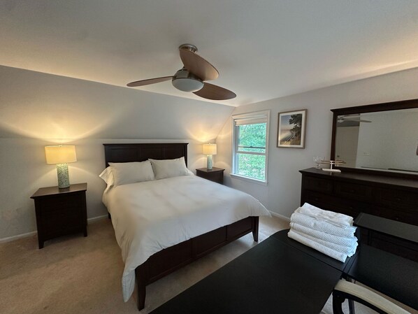 3 bedrooms, iron/ironing board, free WiFi, bed sheets