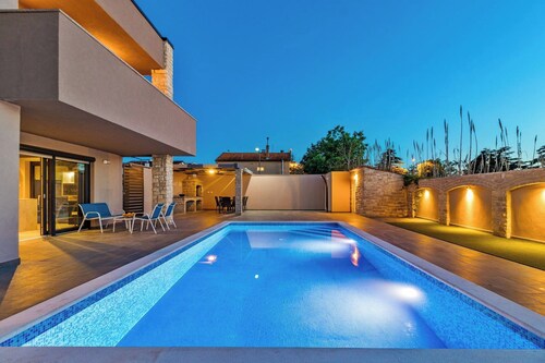 Relaxing Villa in Pula With Private Pool