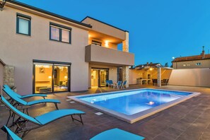 Villa | Exterior - Relaxing Villa in Pula With Private Pool (Fazana)