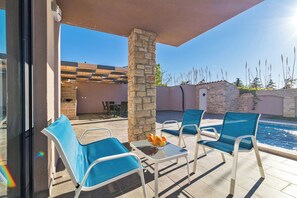 Villa | Outdoor dining - Relaxing Villa in Pula With Private Pool (Fazana)