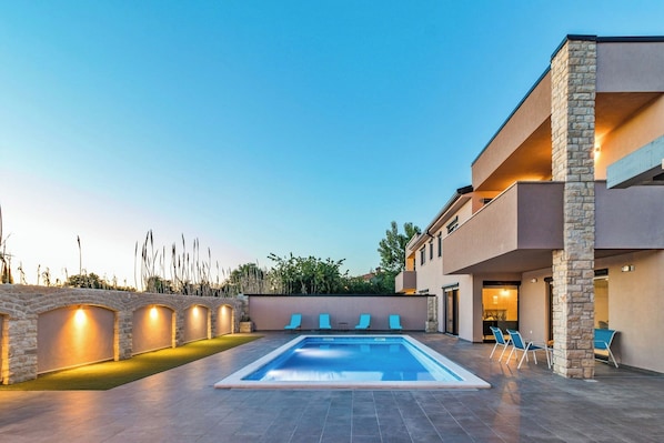Villa | Pool | Innenpool, Außenpool