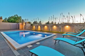 Villa | Pool