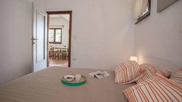 House | 2 bedrooms, iron/ironing board