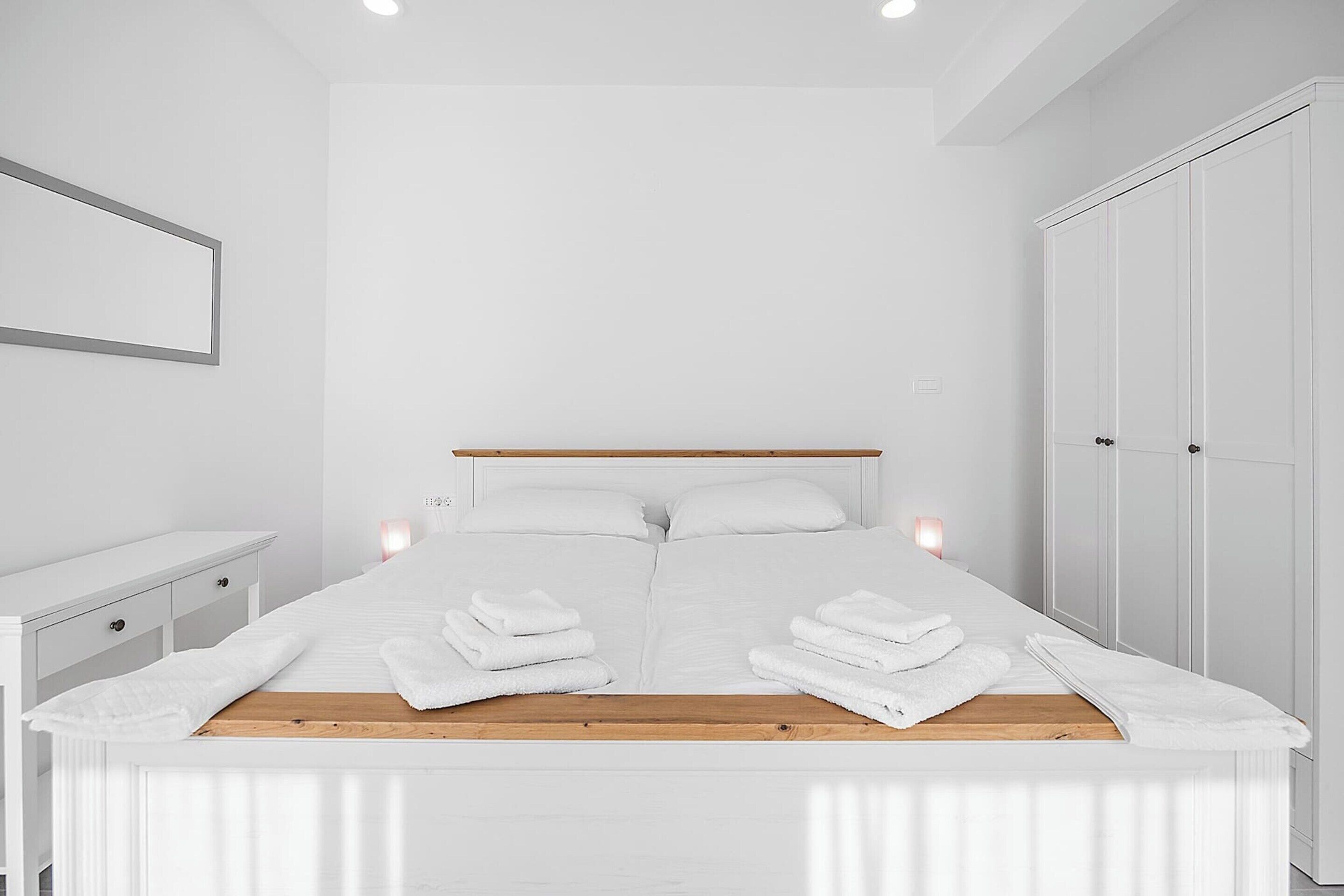 Apartment | 1 bedroom, iron/ironing board