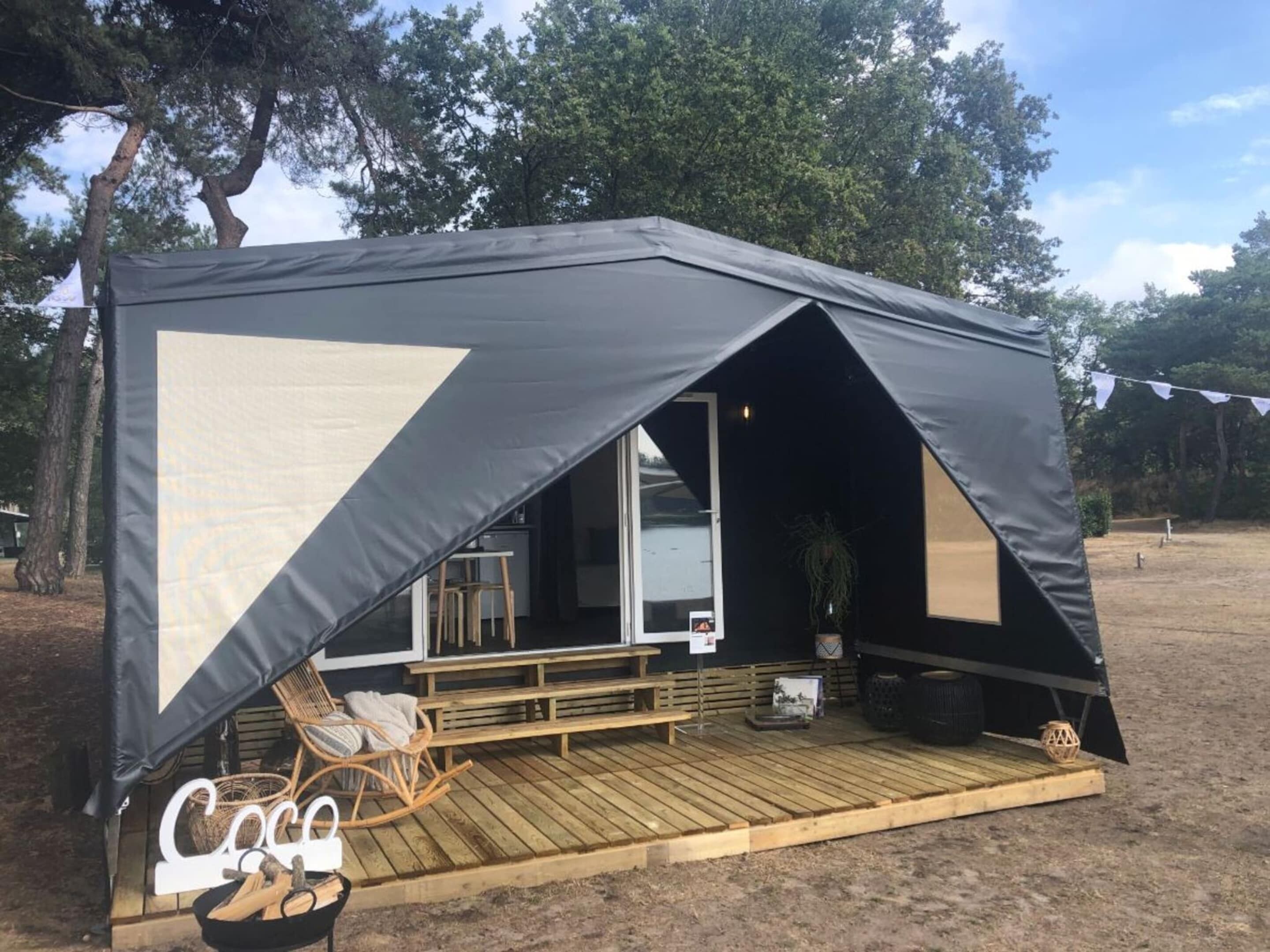 Tent | Exterior