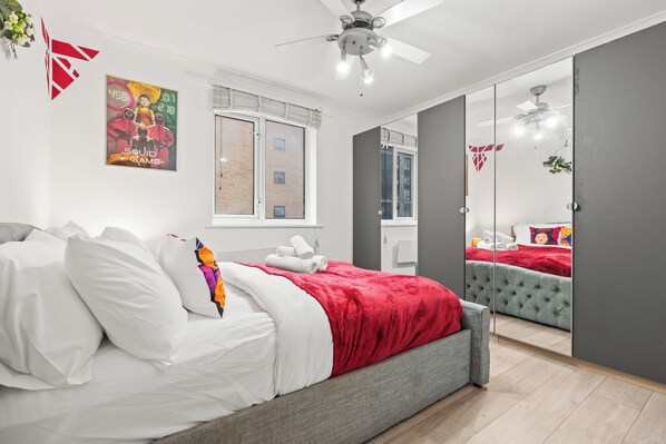 2 bedrooms, iron/ironing board, WiFi, bed sheets