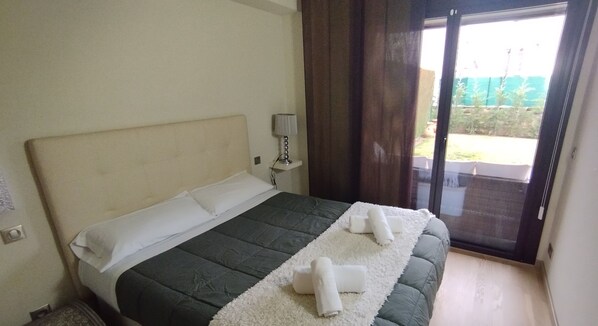 1 bedroom, iron/ironing board, travel cot, free WiFi