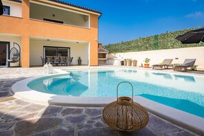 Villa | Pool