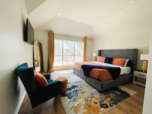 3 habitaciones, tabla de planchar con plancha y cuna de viaje 