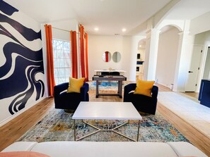 智能电视、壁炉