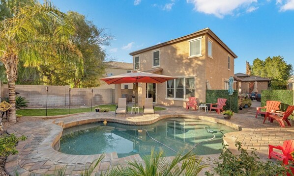 Pool - Cozy Luxury Guest House- 3 miles to Airport - Shared Backyard Pool (Phoenix)