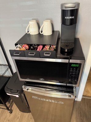 Interior - Cozy Luxury Guest House- 3 miles to Airport - Shared Backyard Pool (Phoenix)