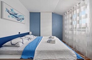 6 habitaciones y tabla de planchar con plancha