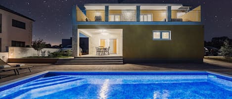 Villa | Exterior