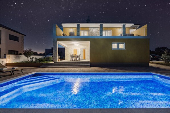 Villa | Exterior - Enchanting Villa With Pool in Krnica (Marcana)