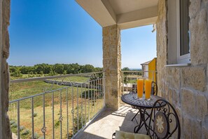 Villa | Balcony