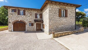 Unclassified image, 3 of 41, button - Charming Villa With Pool (Sveta Nedelja)