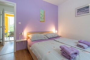 Apartment | 1 bedroom, iron/ironing board