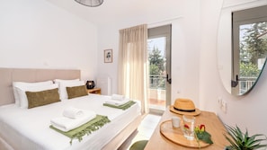 1 chambre, coffres-forts dans les chambres, fer et planche à repasser