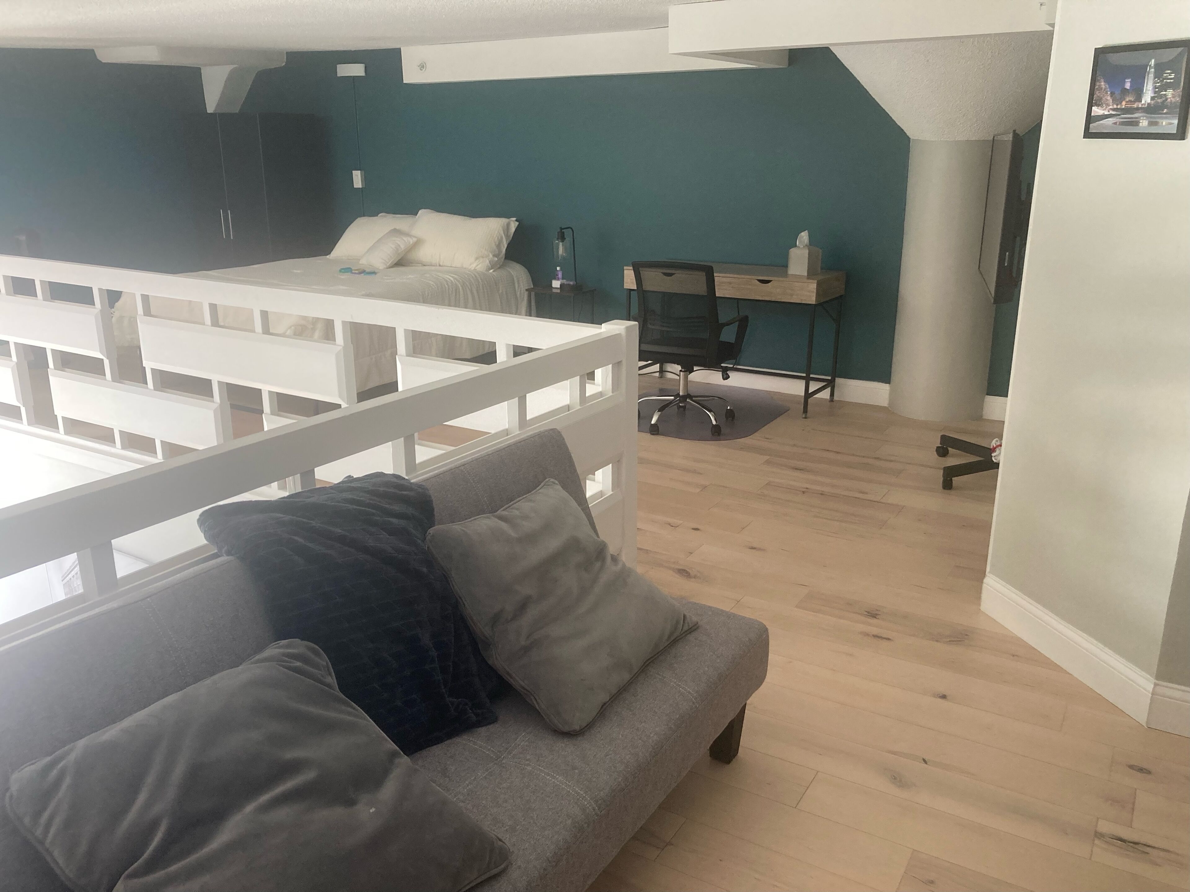 2 bedrooms, desk, iron/ironing board, travel crib