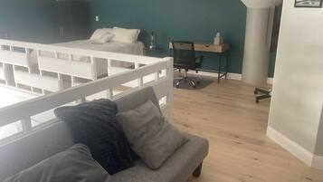 2 bedrooms, desk, iron/ironing board, travel crib