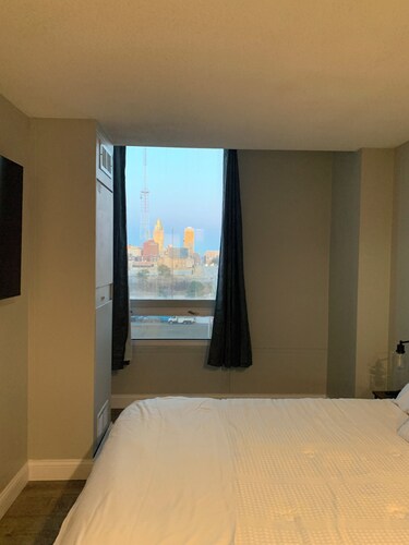 Cozy 2-bedroom condo with AC, WiFi in phenomenal Omaha