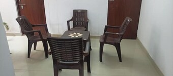 Viraj Cottage ( Near Ram Mandir)