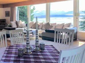 Apartment | Interior - 7 Person Holiday Home in Molde (Molde)