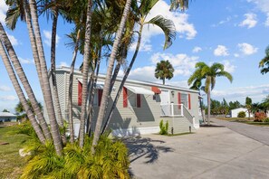 Exterior - |Heated Pool |Hot Tub |Pickleball |3.5mi to Beach! (Fort Myers Beach)