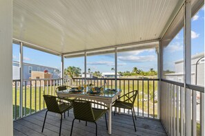 Outdoor dining