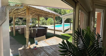 Cottage maison entiÚre pour 14 personnes grande parcelle au calme Idéal groupes