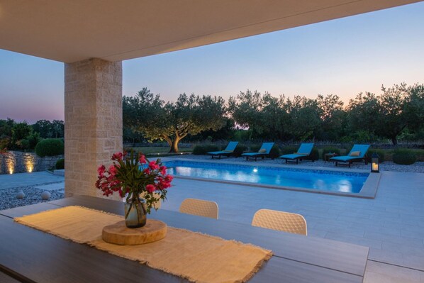 Biệt thự | Hồ bơi | Hồ bơi trong nhà, hồ bơi ngoài trời